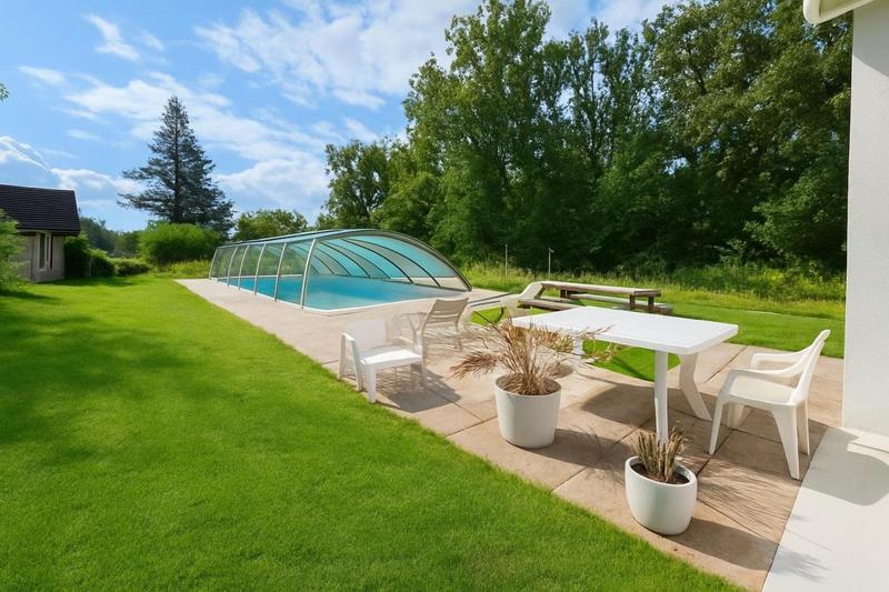 Propriété - 220 m² - 9 pièces