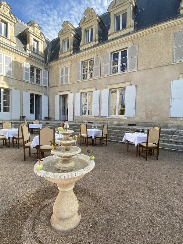 Château - 4 200 m² - 72 pièces