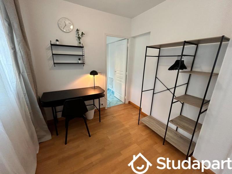 Chambre - 11 m² - 1 pièce