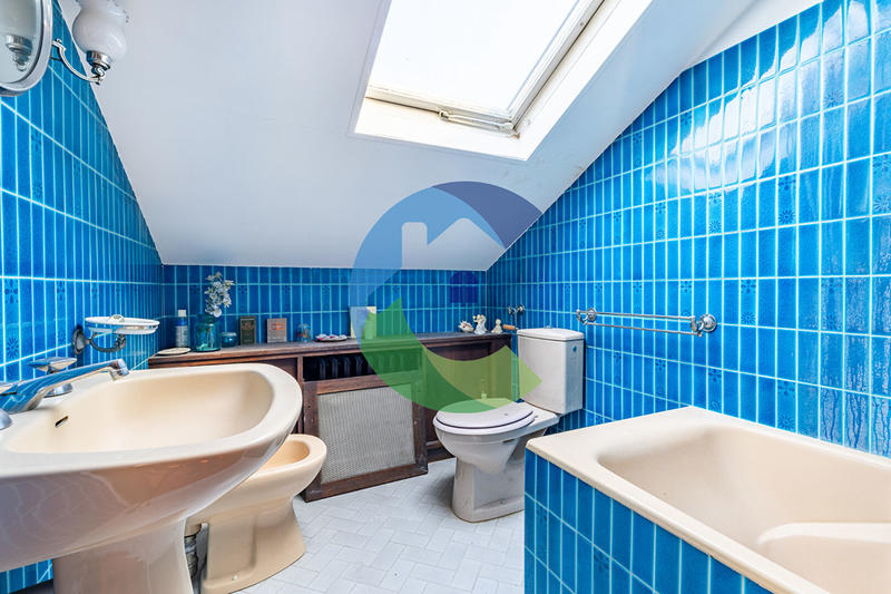 Maison - 195 m² - 7 pièces