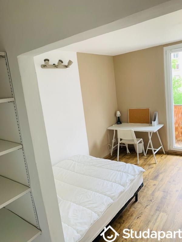 Chambre - 13 m² - 1 pièce