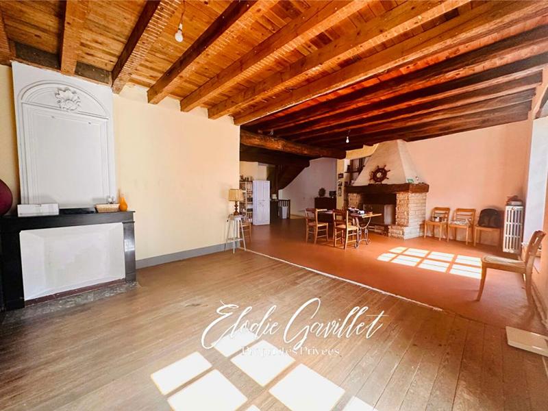 Maison - 304 m² - 11 pièces