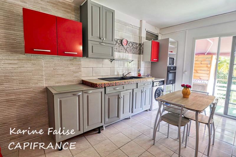 Maison - 270 m² - 8 pièces