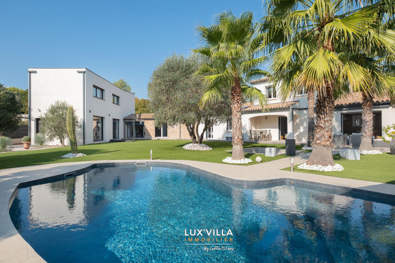 Villa - 344 m² - 12 pièces