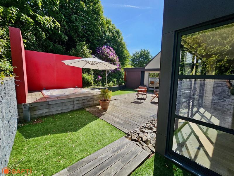 Maison - 175 m² - 8 pièces