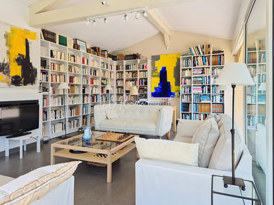 Villa - 276 m² - 8 pièces