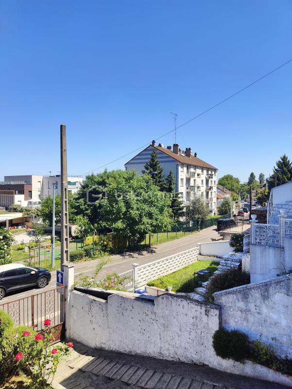 Maison traditionnelle - 115 m² - 8 pièces