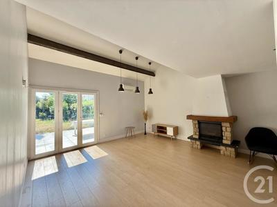 Maison - 96 m² - 5 pièces