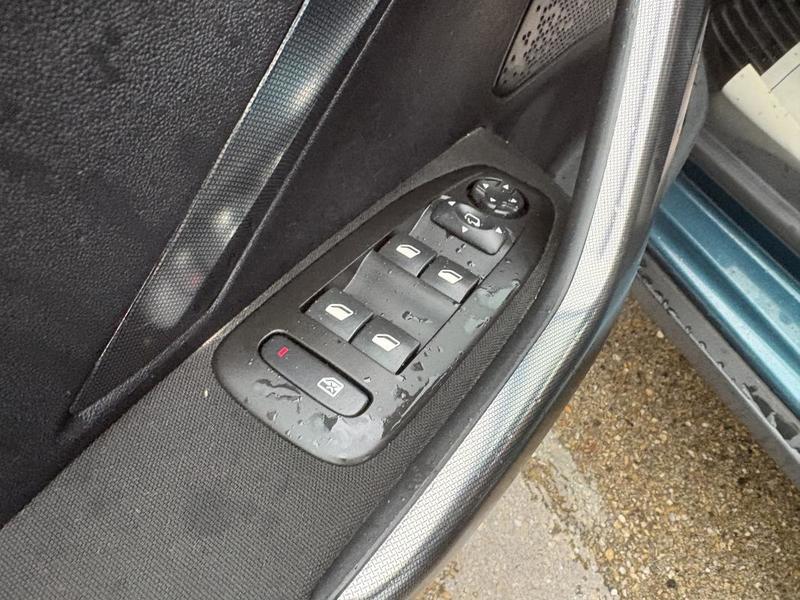 Peugeot 2008 Allure 110 Cv Eat6 Boîte Automatique