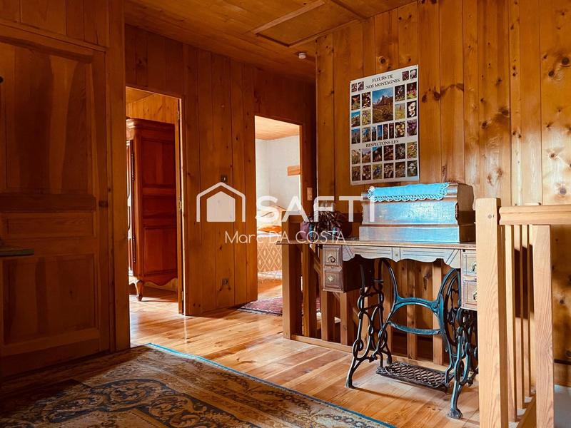 Maison - 230 m² - 11 pièces