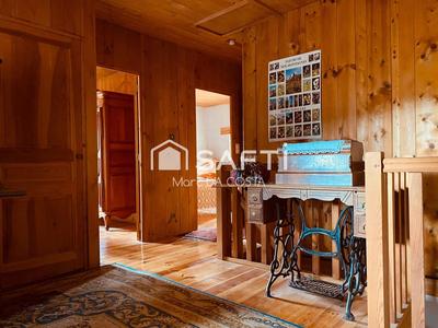 Maison - 230 m² - 11 pièces