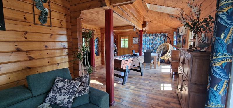 Maison de bois - 214 m² - 9 pièces