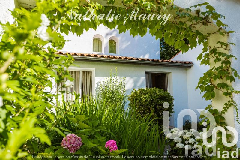 Maison - 240 m² - 7 pièces