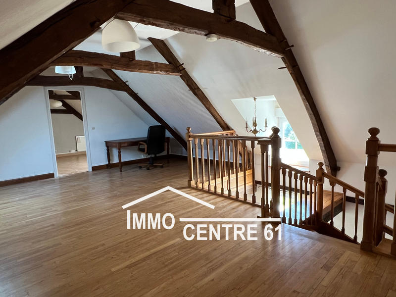 Maison - 218 m² - 8 pièces