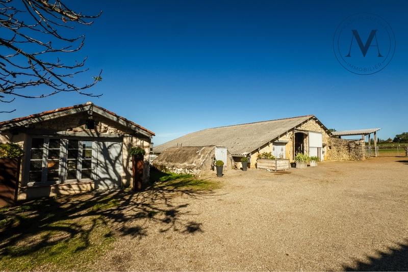 Haras - 340 m² - 6 pièces