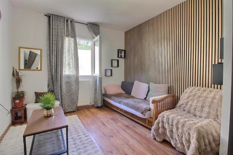 Maison - 290 m² - 9 pièces