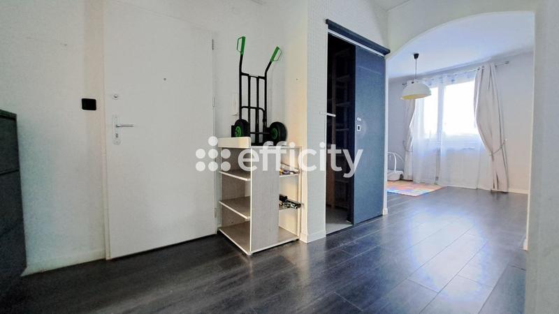 Appartement - 92 m² - 5 pièces