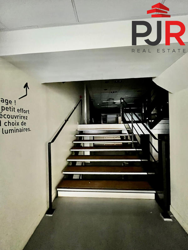 Local commercial - 1 462 m²