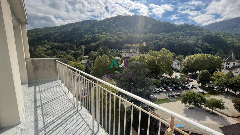 Appartement - 90 m² - 4 pièces