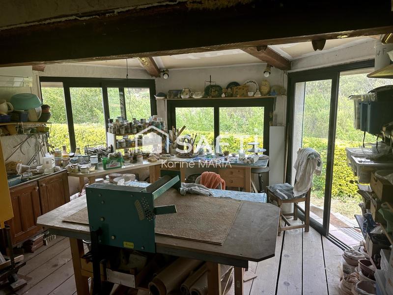 Maison - 242 m² - 12 pièces