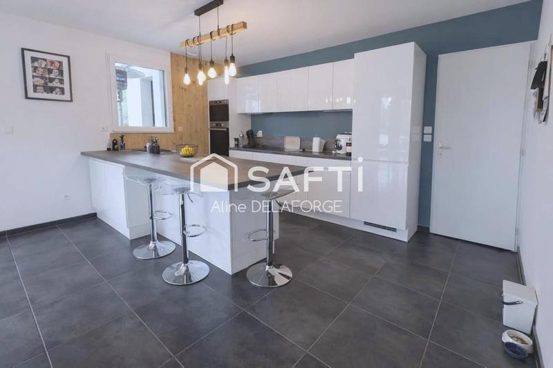 Maison - 140 m² - 5 pièces