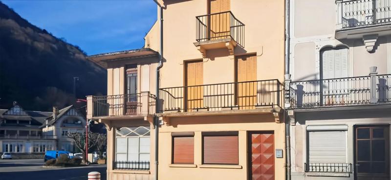 Maison - 99 m² - 16 pièces