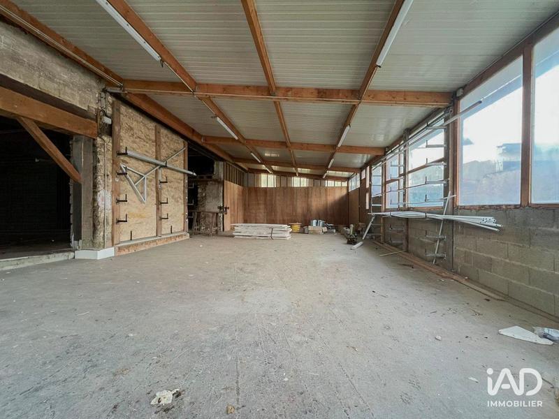 Local commercial - 713 m²