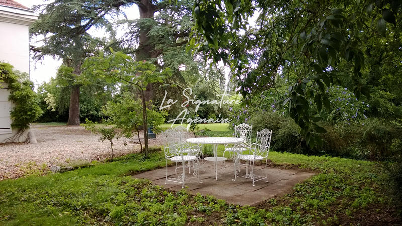 Maison - 341 m² - 16 pièces