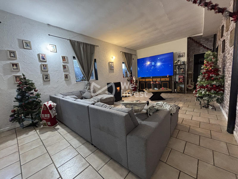 Maison - 417 m² - 20 pièces