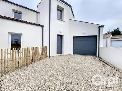 Maison - 110 m² - 4 pièces