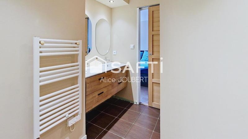 Maison - 210 m² - 8 pièces