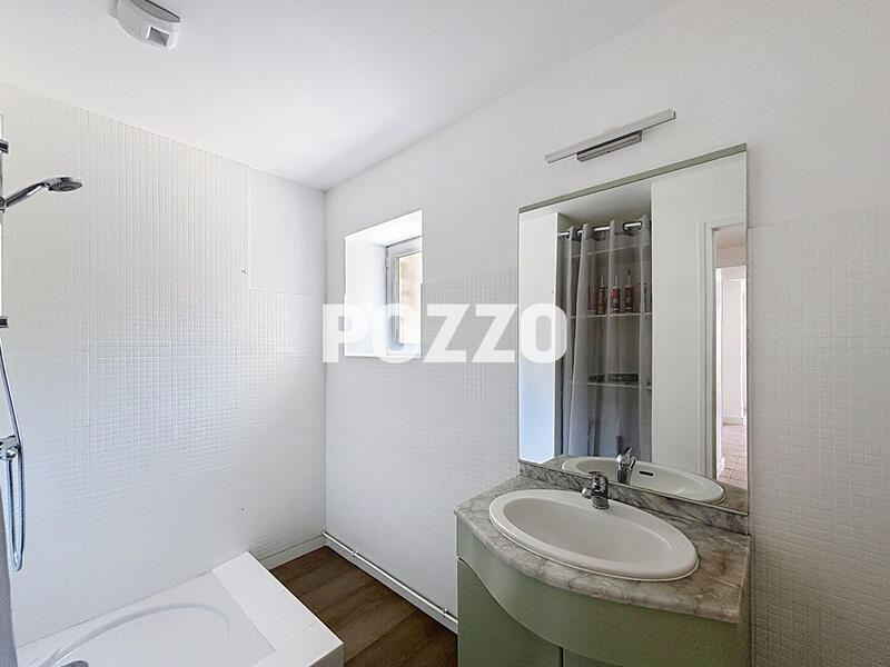 Appartement - 75 m² - 3 pièces