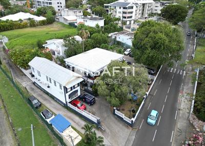 Local commercial - 467 m² - 8 pièces