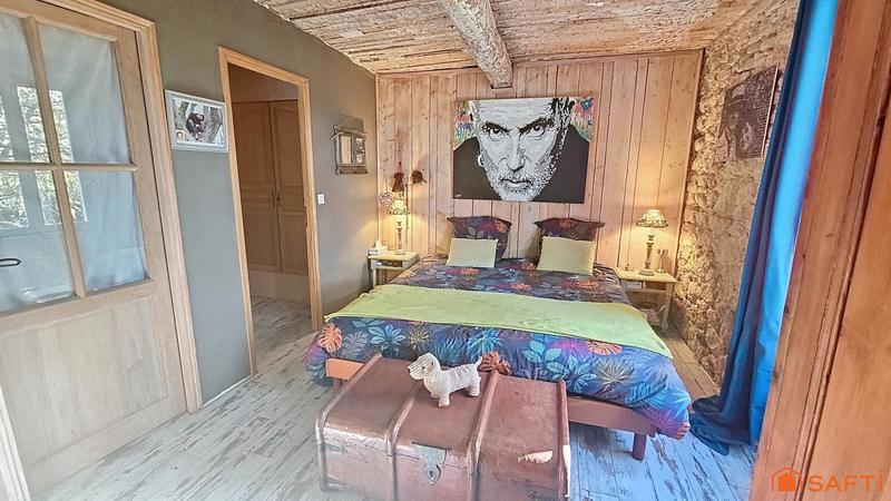 Maison - 284 m² - 9 pièces