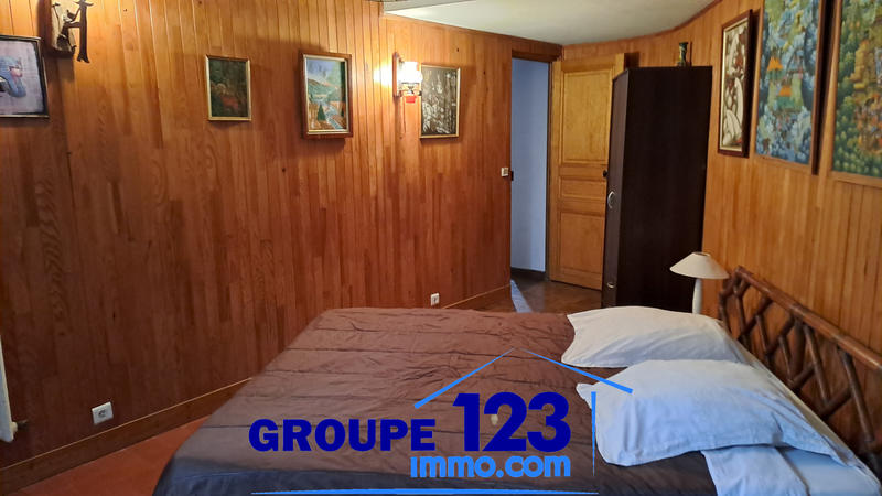 Maison - 521 m² - 18 pièces