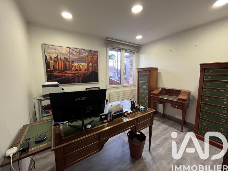 Maison - 202 m² - 8 pièces