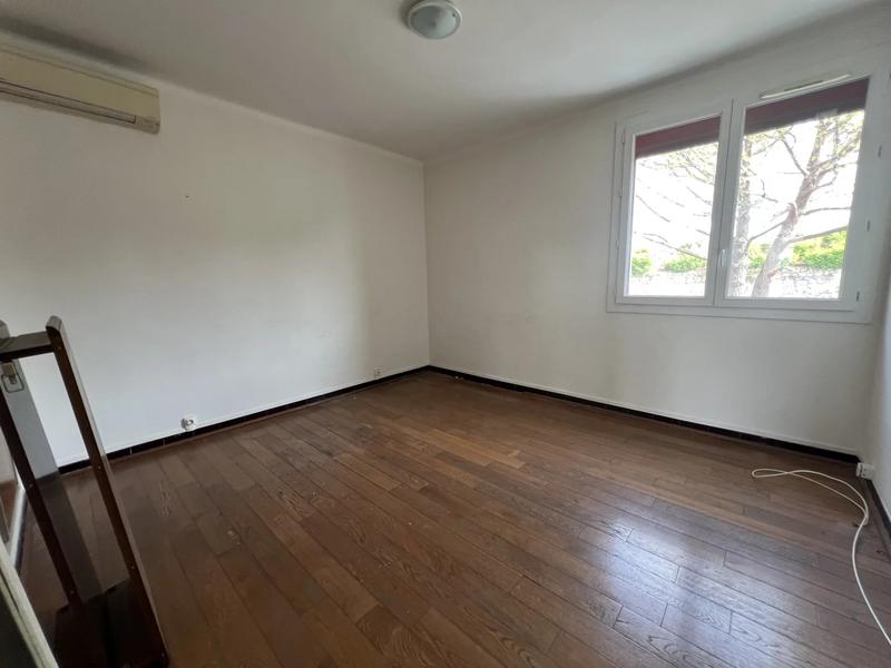 Immeuble - 180 m² - 7 pièces