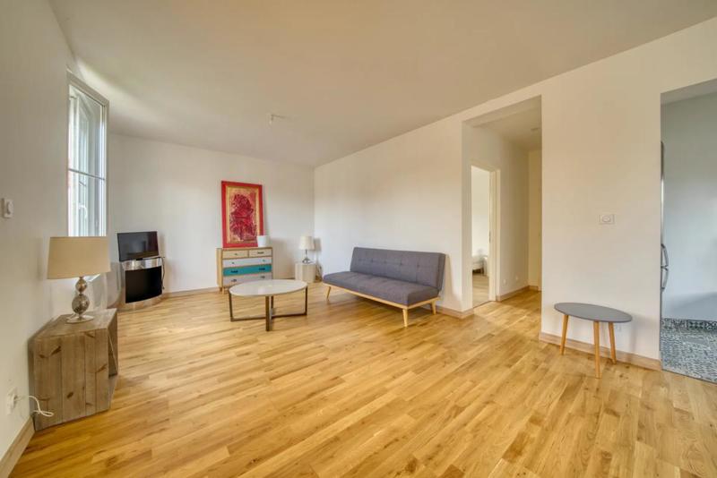 Château - 100 m² - 4 pièces