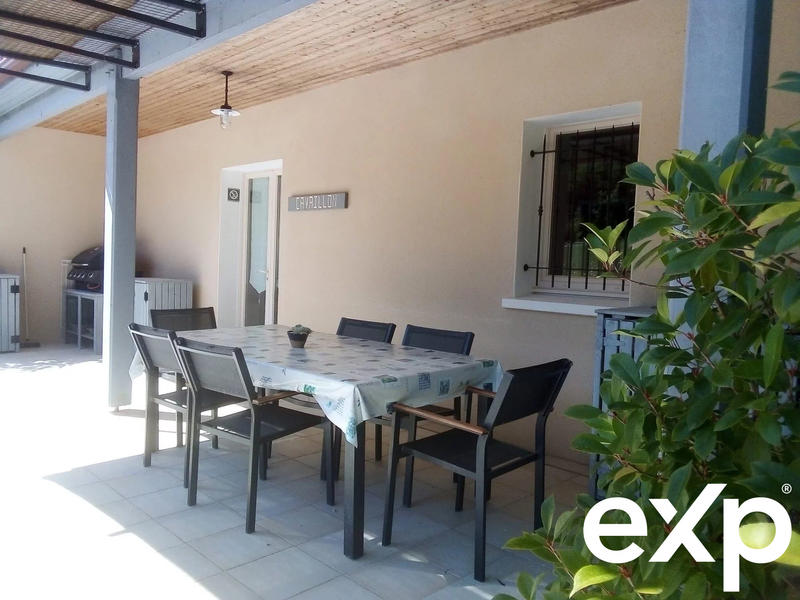 Maison - 185 m² - 11 pièces