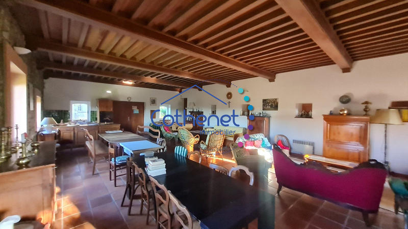 Maison ancienne - 256 m² - 8 pièces