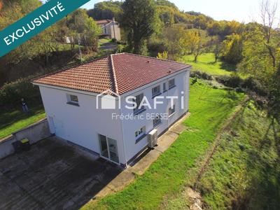 Maison - 140 m² - 5 pièces