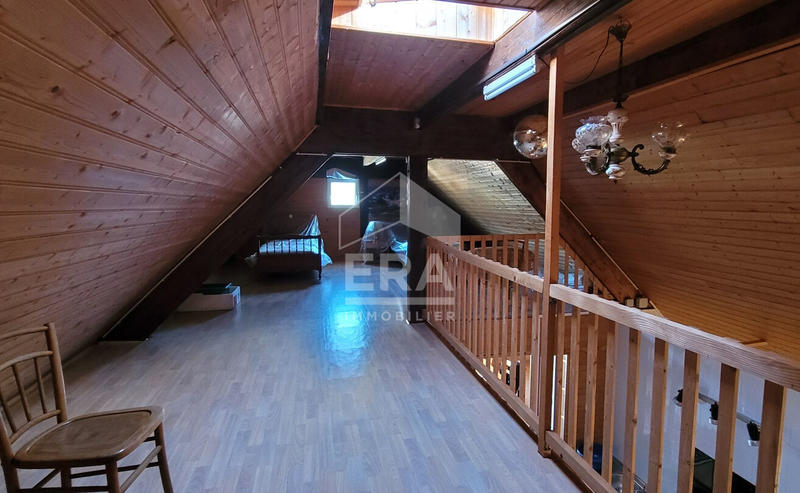 Maison - 770 m² - 7 pièces