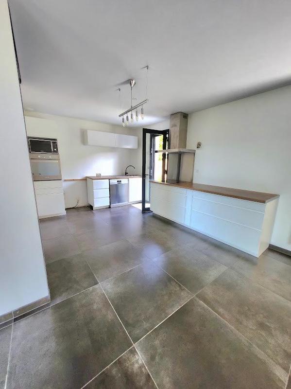 Maison - 207 m² - 7 pièces