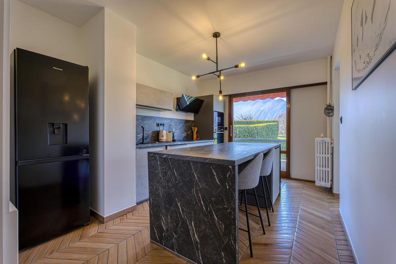 Appartement - 93 m² - 3 pièces