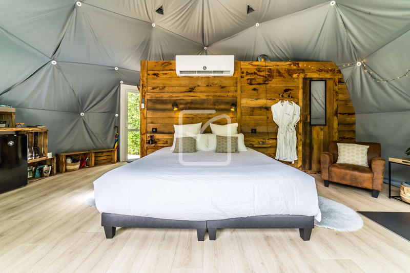 Local commercial - 250 m² - 1 pièce