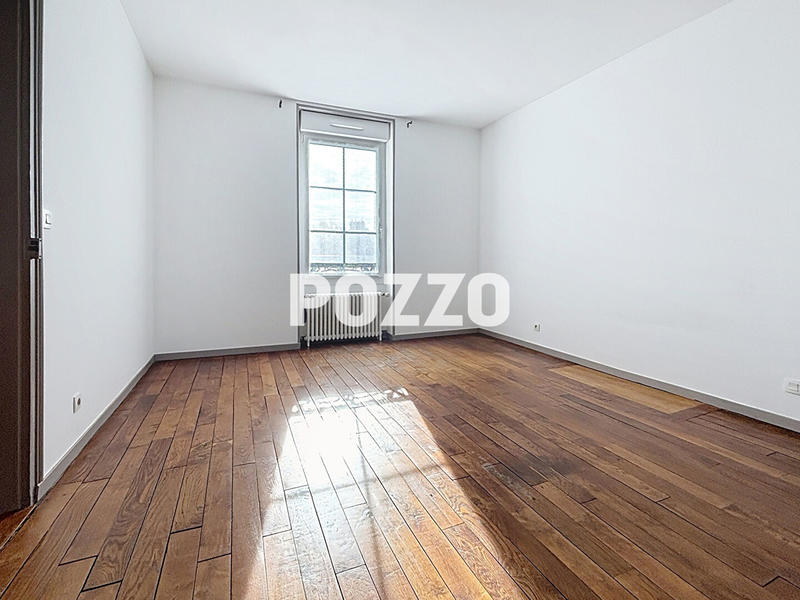 Maison - 215 m² - 8 pièces