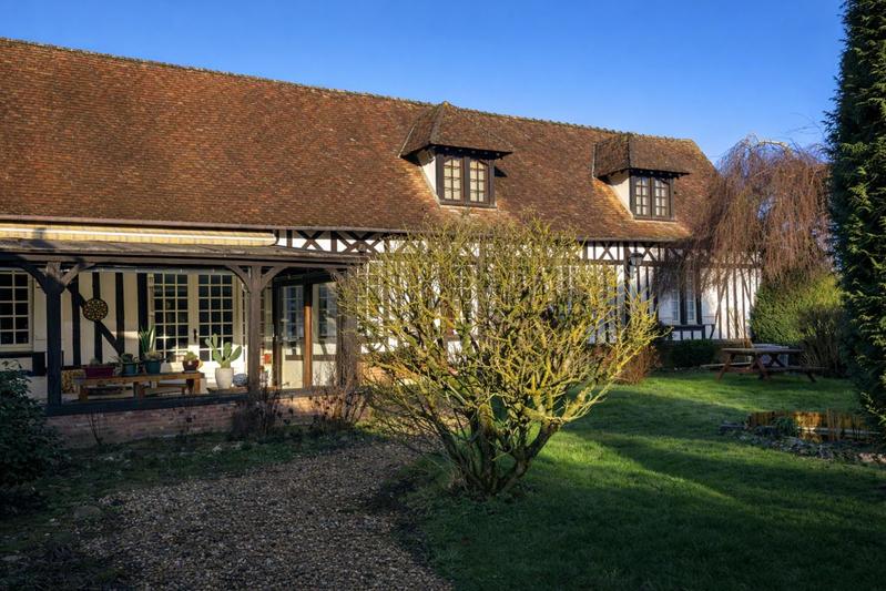 Maison - 230 m² - 9 pièces