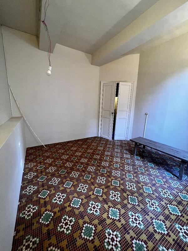 Maison - 279 m² - 9 pièces