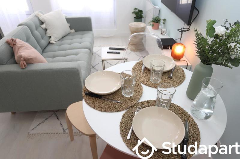 Chambre - 8 m² - 1 pièce