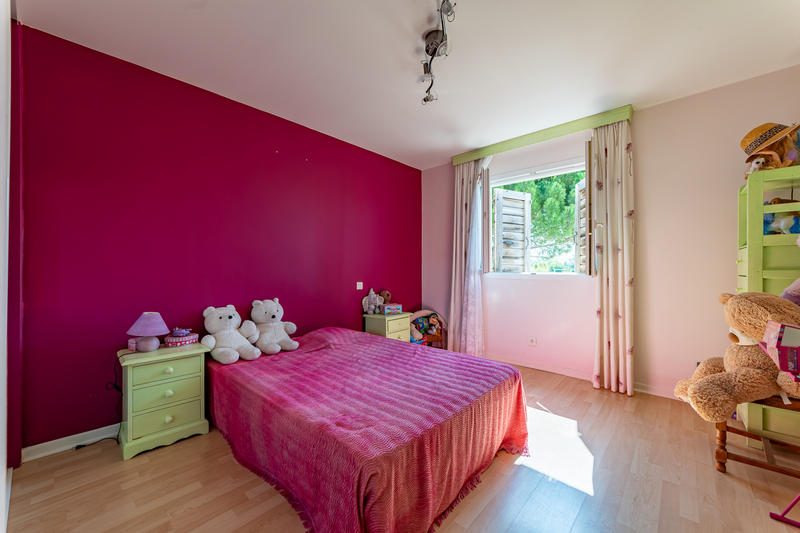 Maison - 220 m² - 8 pièces